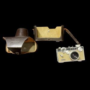 Vintage Argus 35mm Camera with Brown Leather Case